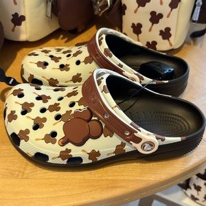 DISNEY Parks Mickey Mouse Ice Cream Bar CROCS